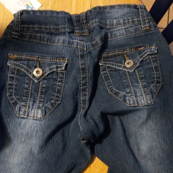 Jeans raw hem super cute - Picture 5 of 7